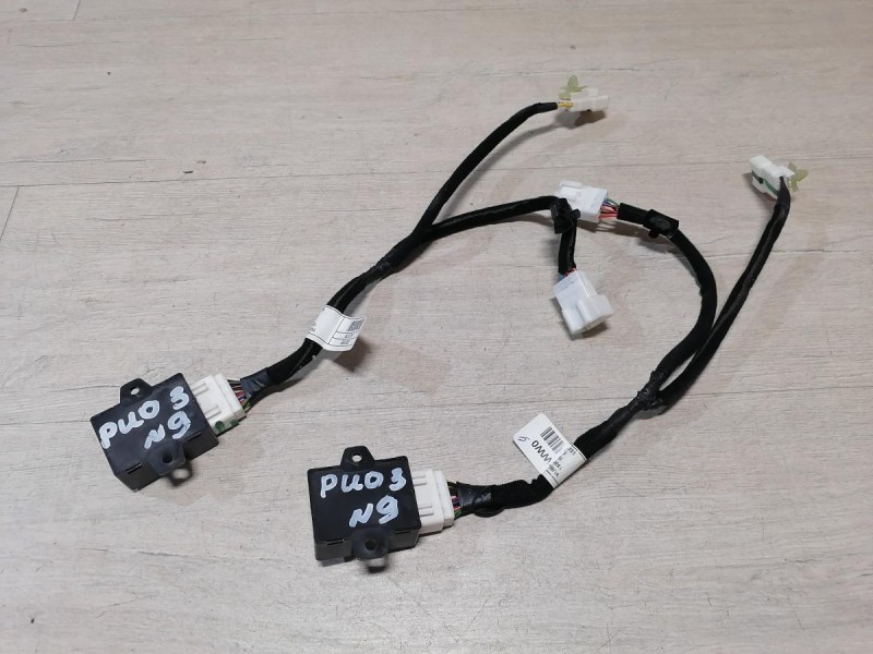 Rio 3 №9 блок управления подогревом сидений с проводкой