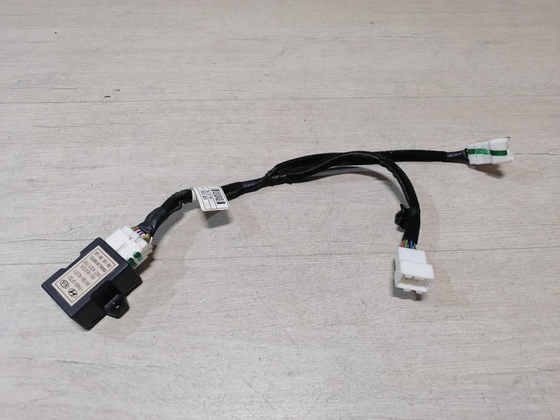 Rio 3 №9 блок управления подогревом сидений с проводкой