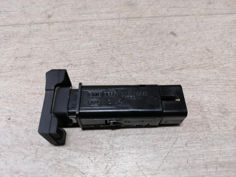 Rio 3 №9 кнопка обогрева лобового стекла