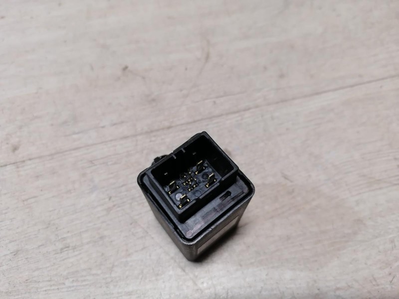 Rio 3 №9 реле 952402w100