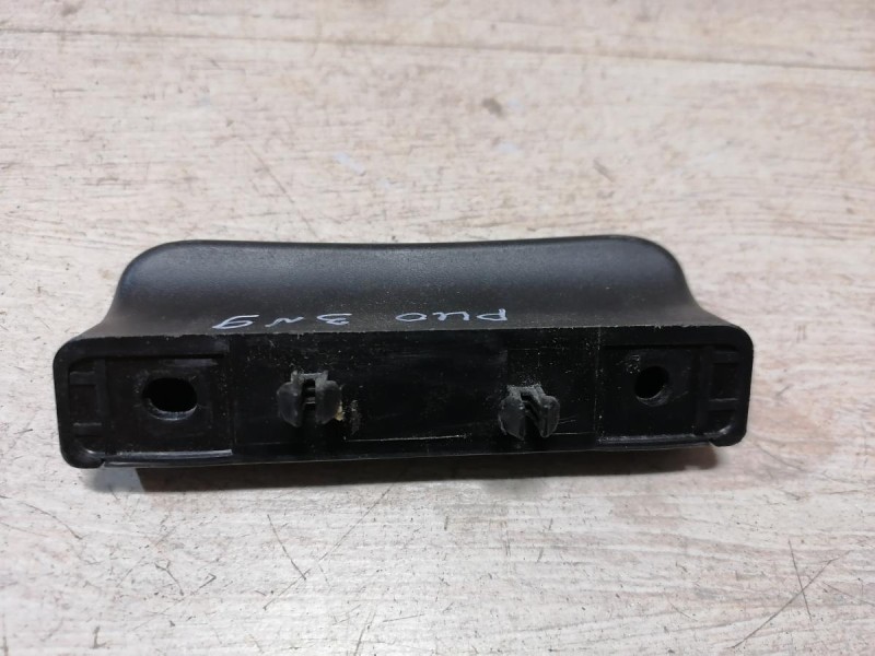 Rio 3 №9 ручка закрывания багажника