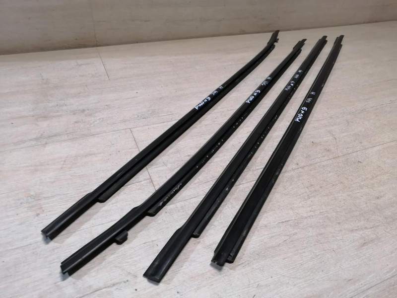 Rio 3 №9 бархотка наружная передняя левая