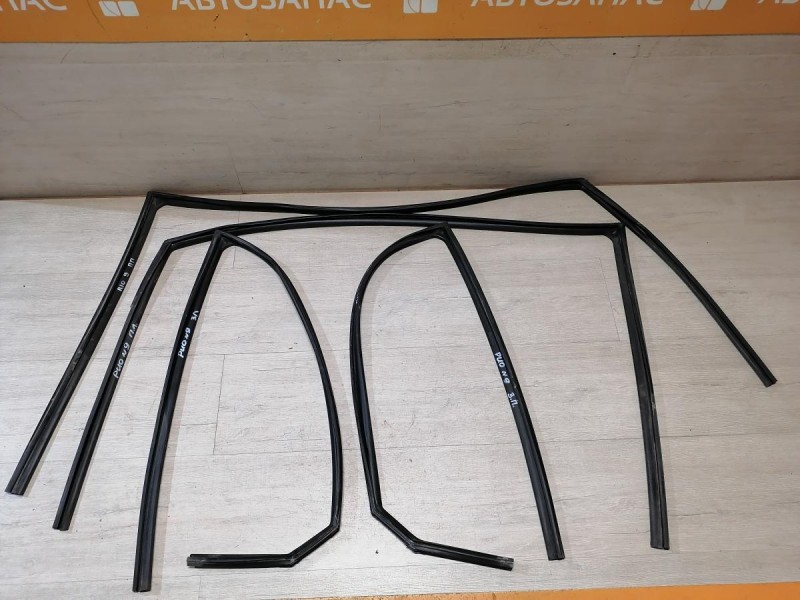 Rio 3 №9 бархотка верхняя задняя левая