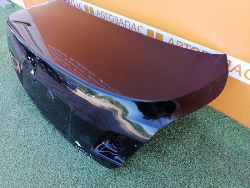 Camry v40 №4 крышка багажника деф