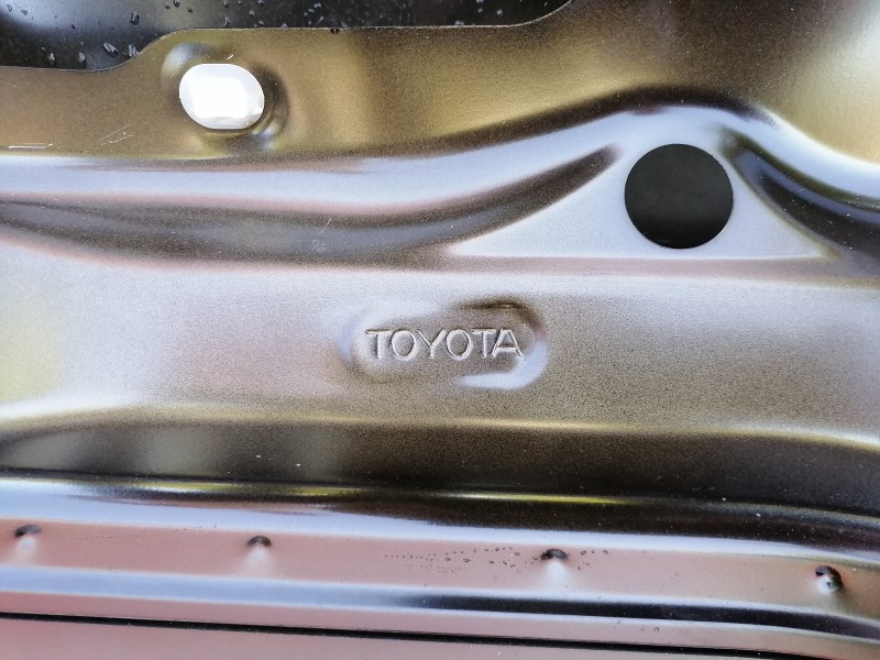 Camry v40 №4 крышка багажника деф