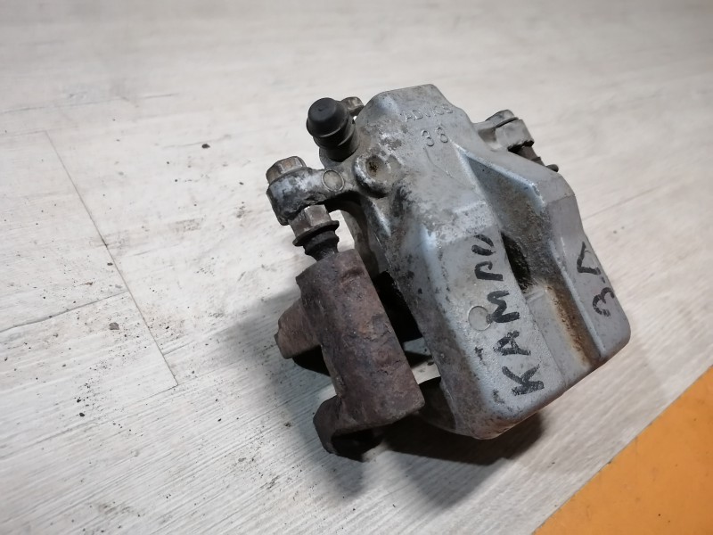 Camry v40 №4 суппорт задний левый 2,4