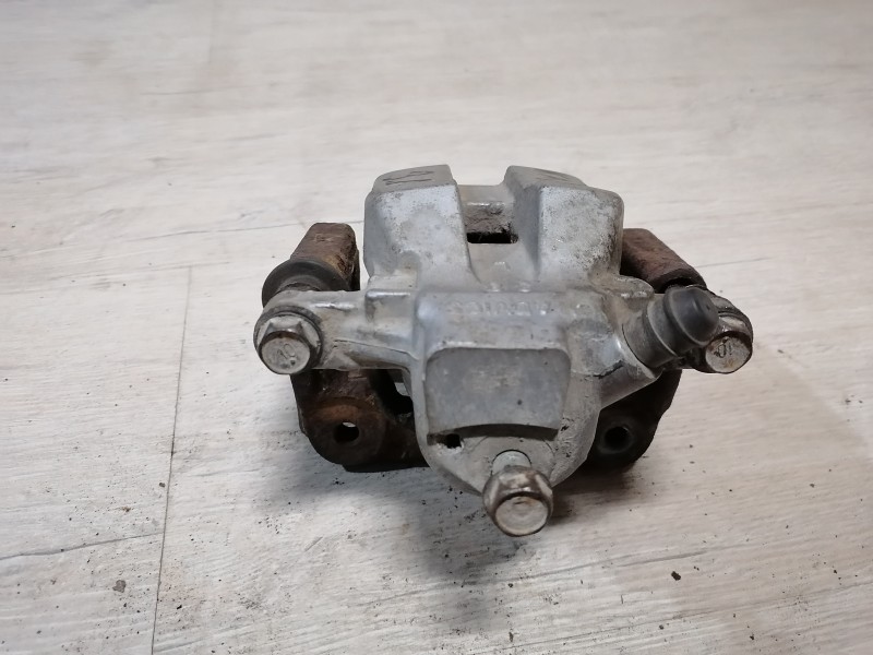 Camry v40 №4 суппорт задний левый 2,4