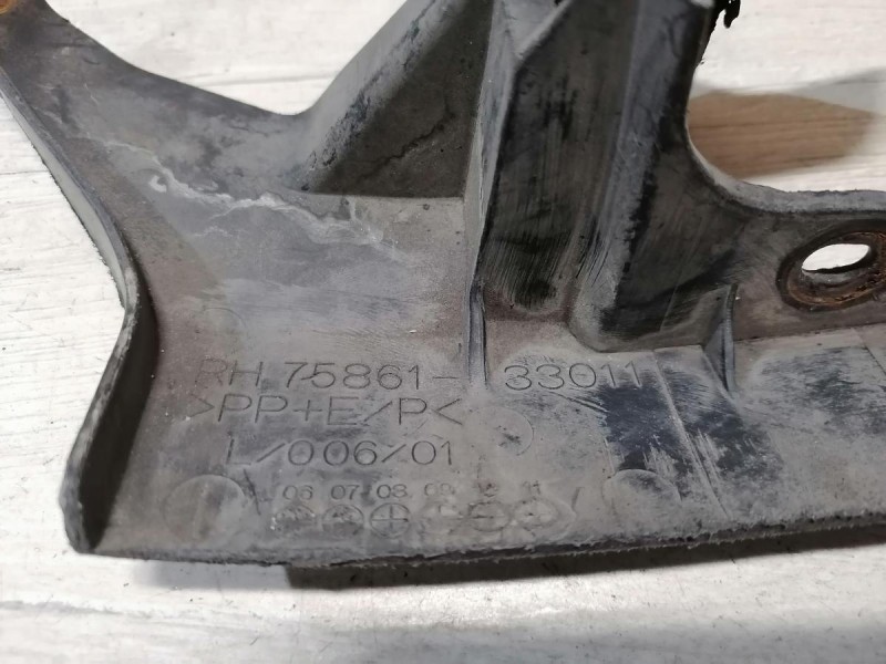 Camry v40 №3 брызговик передний заднего правого колеса