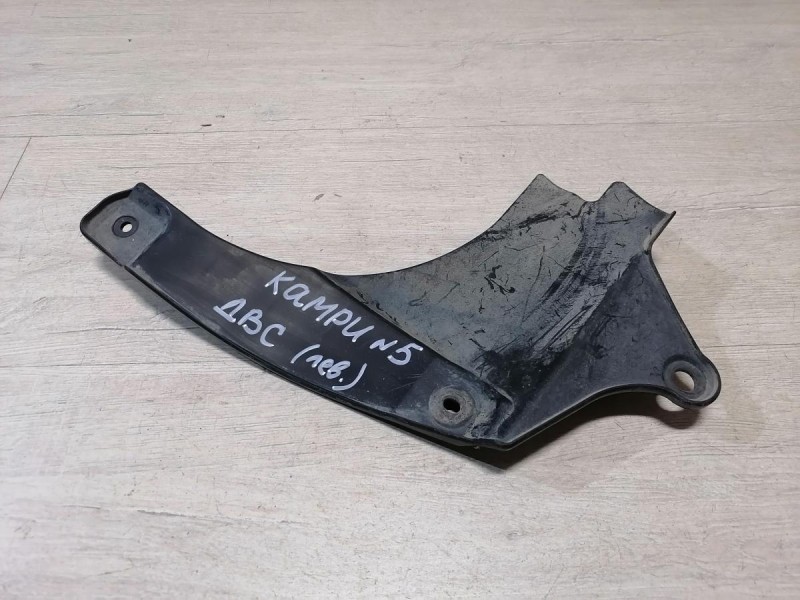 Camry v40 №5 пыльник двигателя левый