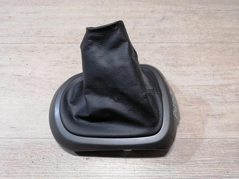 Rio 3 №9 кожух ручки кулисы мкпп