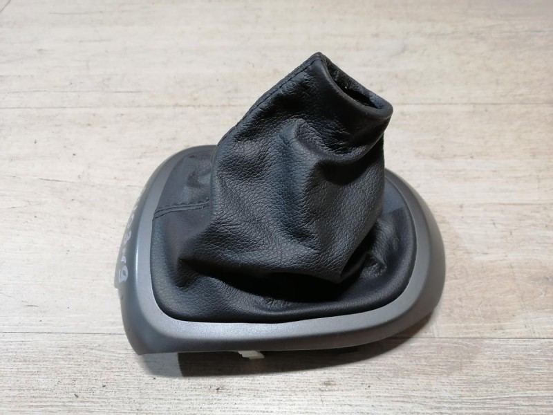 Rio 3 №9 кожух ручки кулисы мкпп