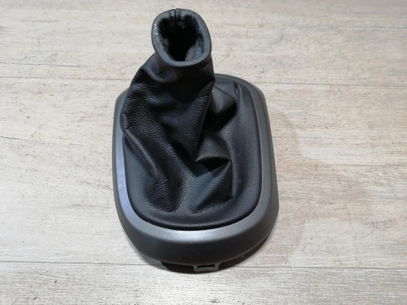 Rio 3 №9 кожух ручки кулисы мкпп