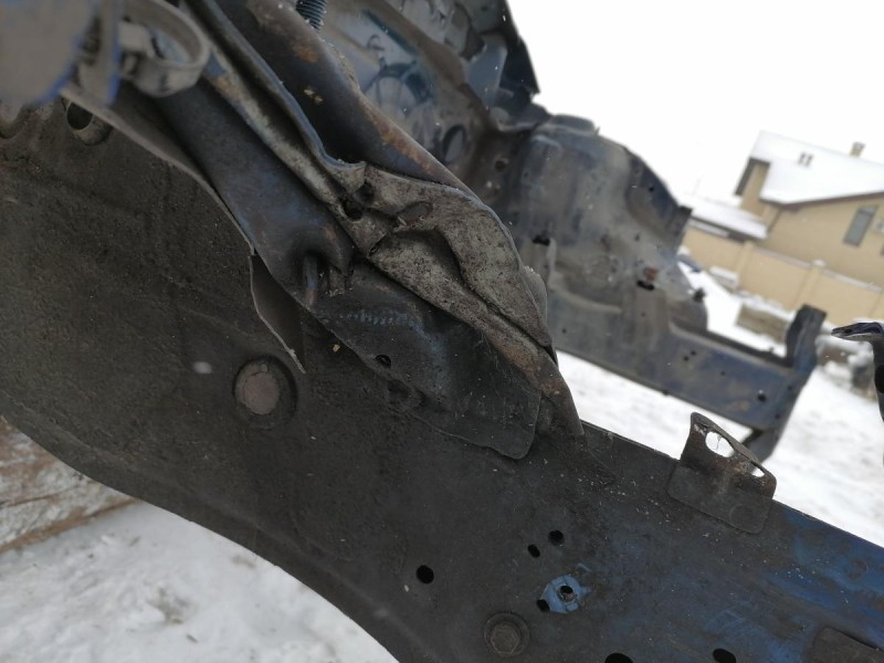 Solaris №4 лонжерон правый четверть с порогом деф