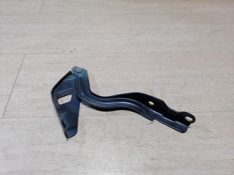 Solaris №4 петля капота левая