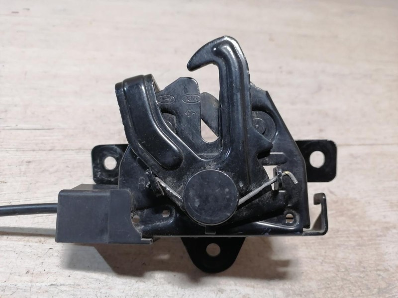 Solaris №4 замок капота