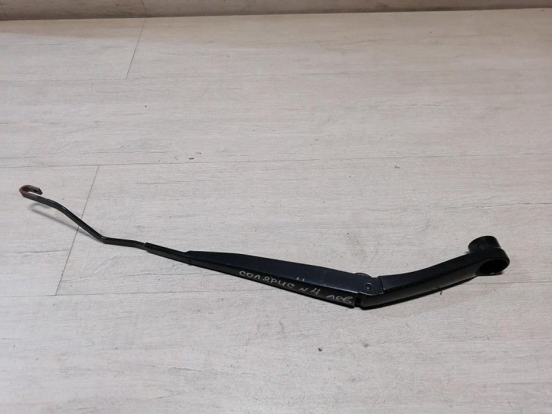 Solaris №4 поводок дворника левый