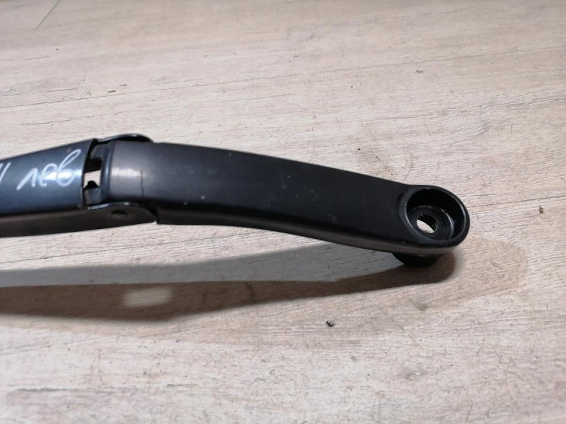 Solaris №4 поводок дворника левый