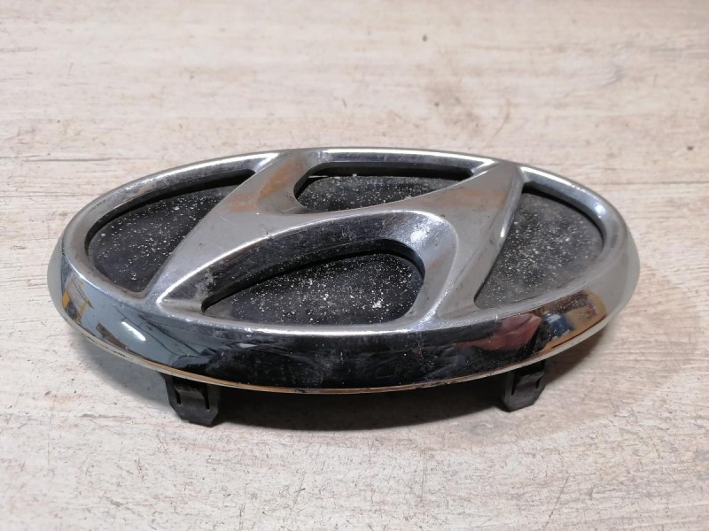 Solaris №4 эмблема решетки радиатора деф