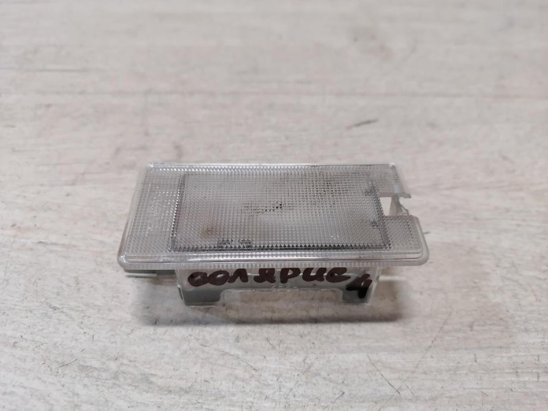 Solaris №4 плафон бардачка