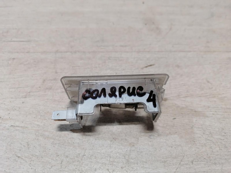 Solaris №4 плафон бардачка