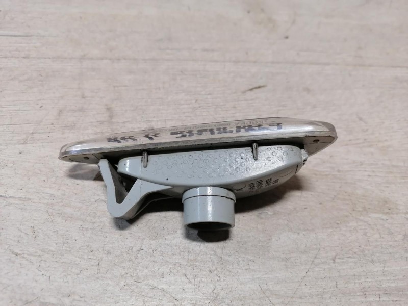 Solaris №4 повторитель поворота поворотник правый