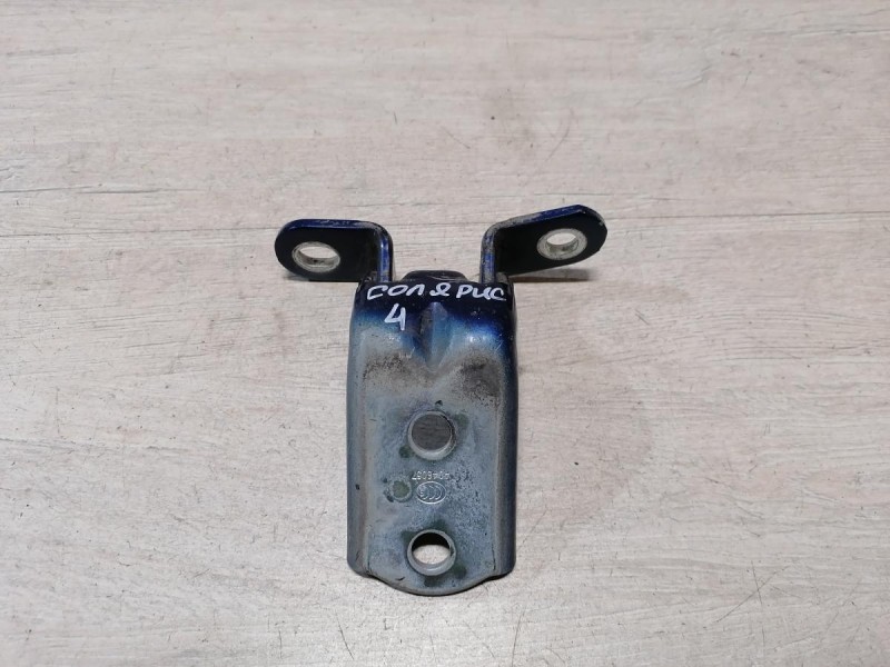 Solaris №4 петля двери передняя левая верхняя