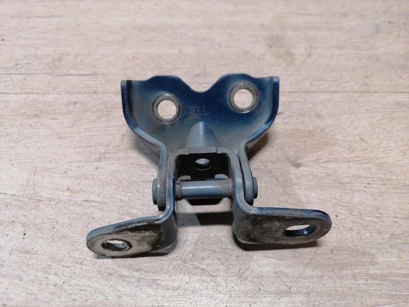 Solaris №4 петля двери передняя левая нижняя