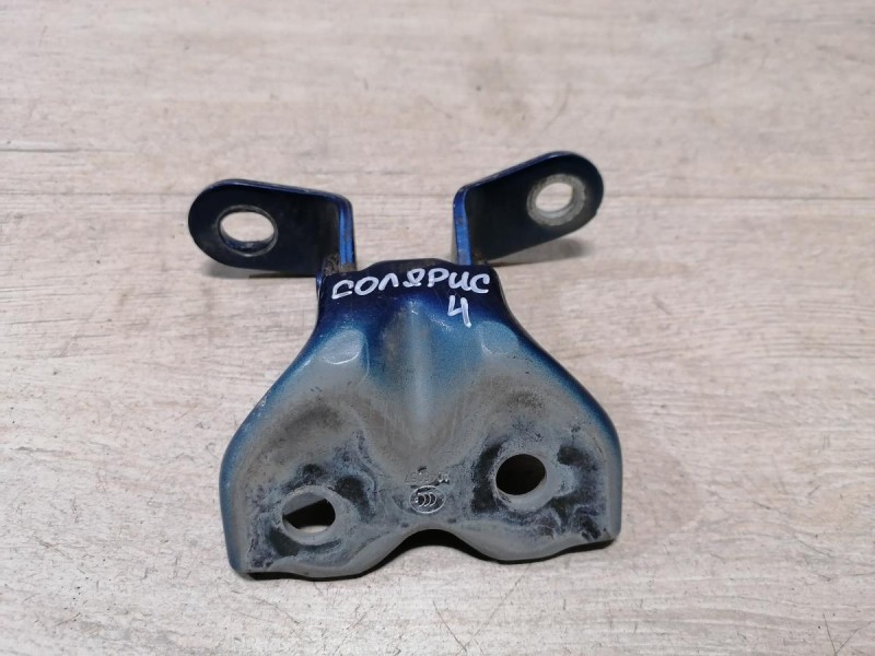 Solaris №4 петля двери передняя правая нижняя