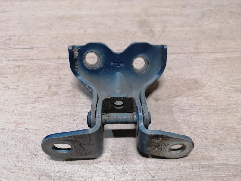 Solaris №4 петля двери передняя правая нижняя