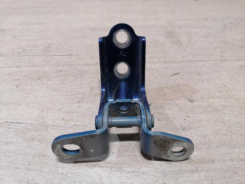 Solaris №4 петля двери задняя правая нижняя