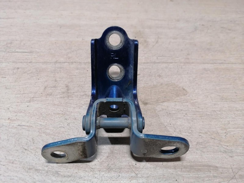 Solaris №4 петля двери задняя левая нижняя