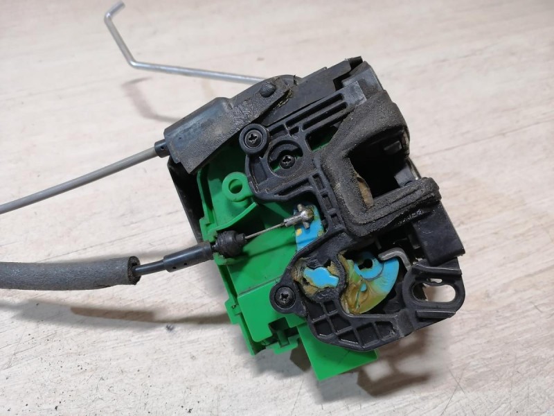 Solaris №4 замок двери передний правый 2к