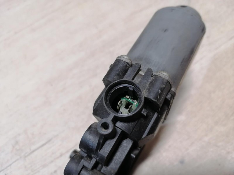 Solaris №4 моторчик стеклоподъемника правый