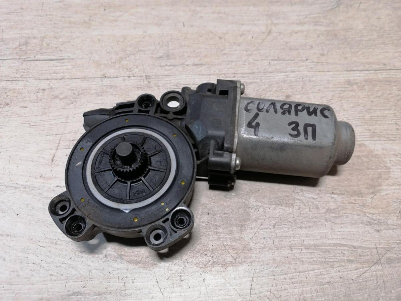 Solaris №4 моторчик стеклоподъемника правый