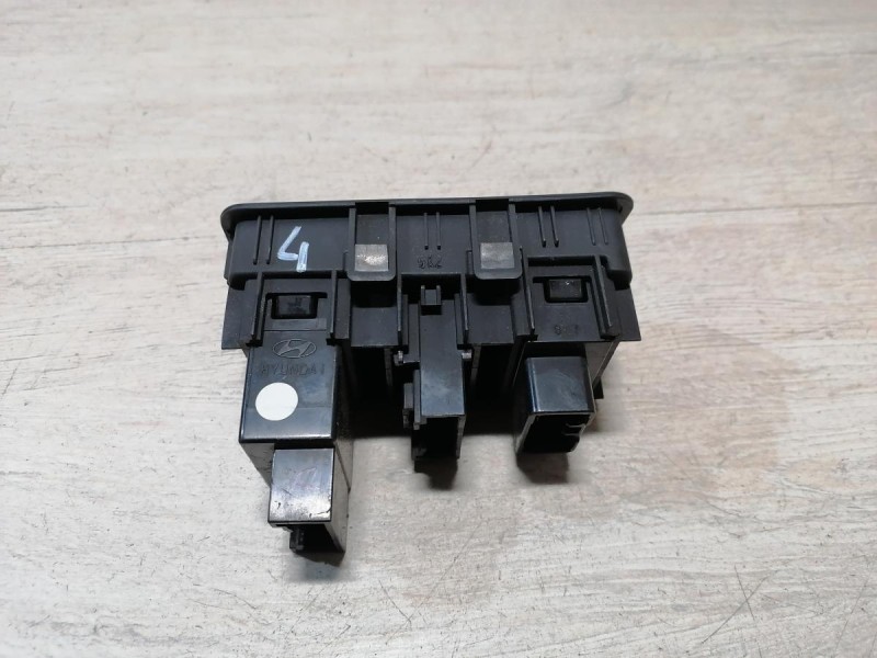 Solaris №4 кнопка корректор фар