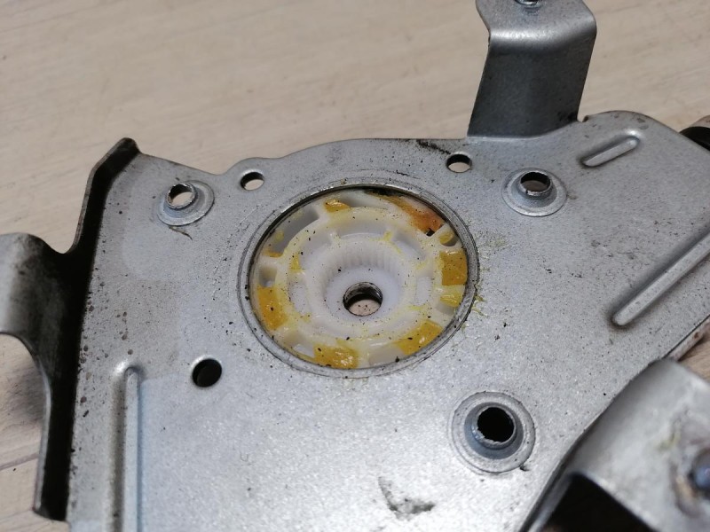 Solaris №4 стеклоподъемник передний правый