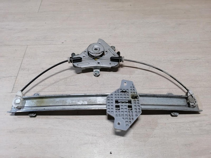 Solaris №4 стеклоподъемник передний правый