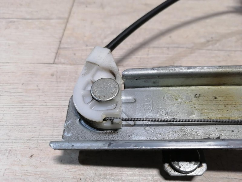 Solaris №4 стеклоподъемник передний правый