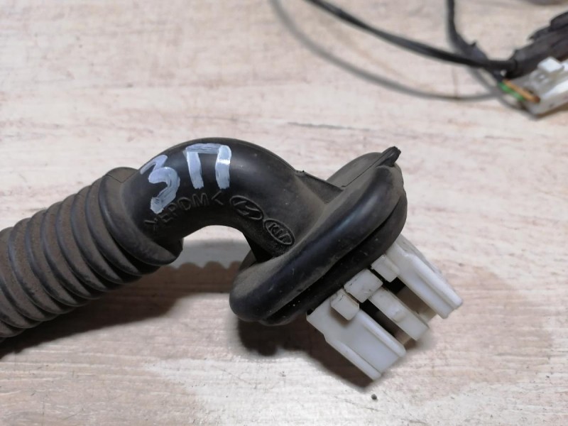 Solaris №4 проводка двери задняя правая