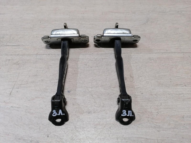 Solaris №4 ограничитель двери задний