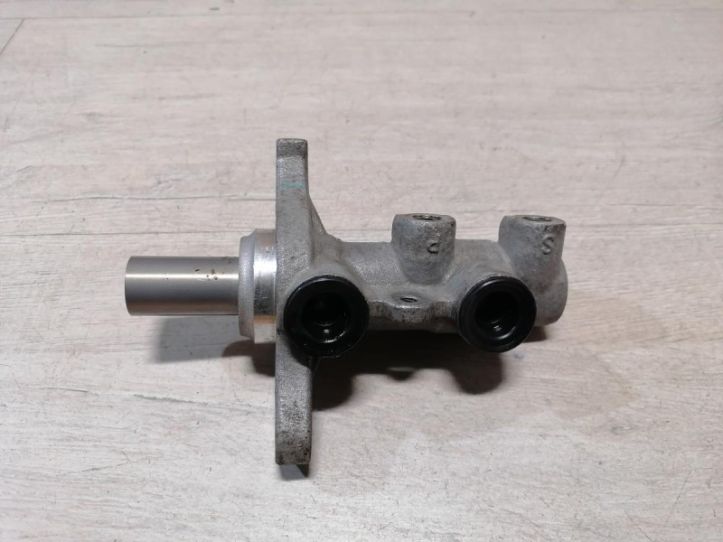 Solaris №4 цилиндр тормозной главный