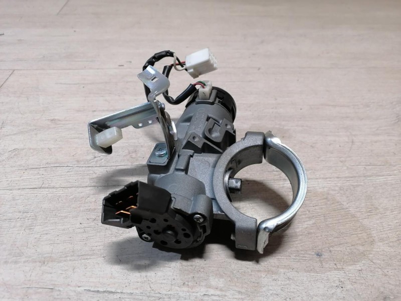 Solaris №4 замок зажигания к-кт