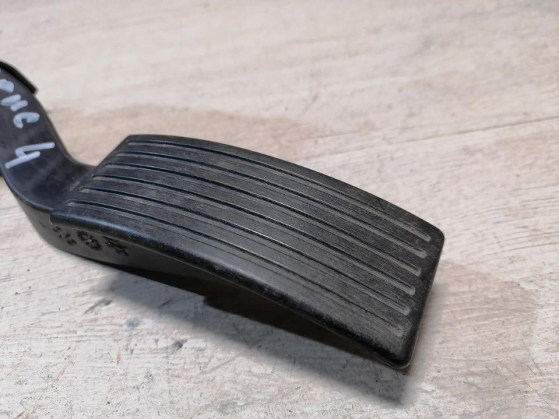 Solaris №4 педаль газа