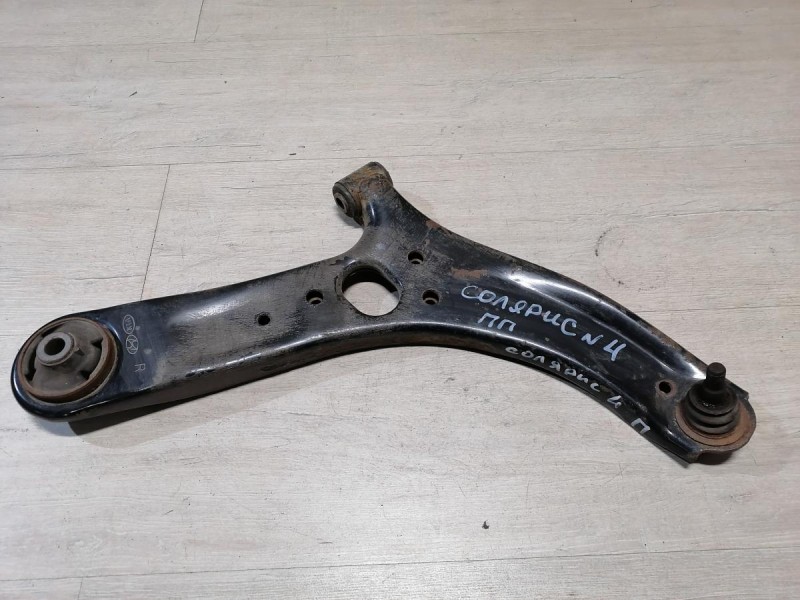 Solaris №4 рычаг правый