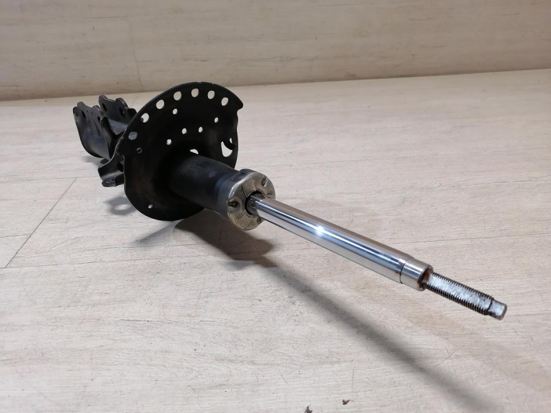 Solaris №4 амортизатор передний правый не ориг