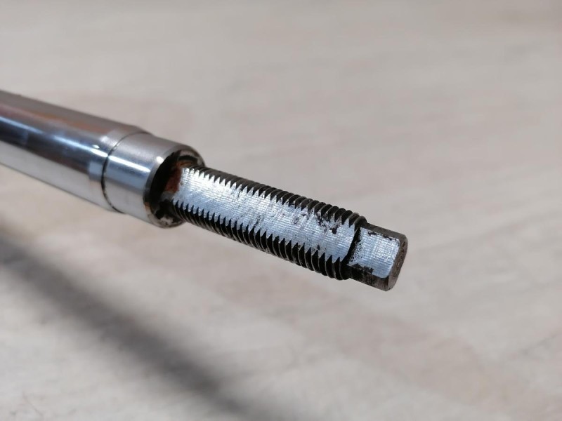 Solaris №4 амортизатор передний правый не ориг