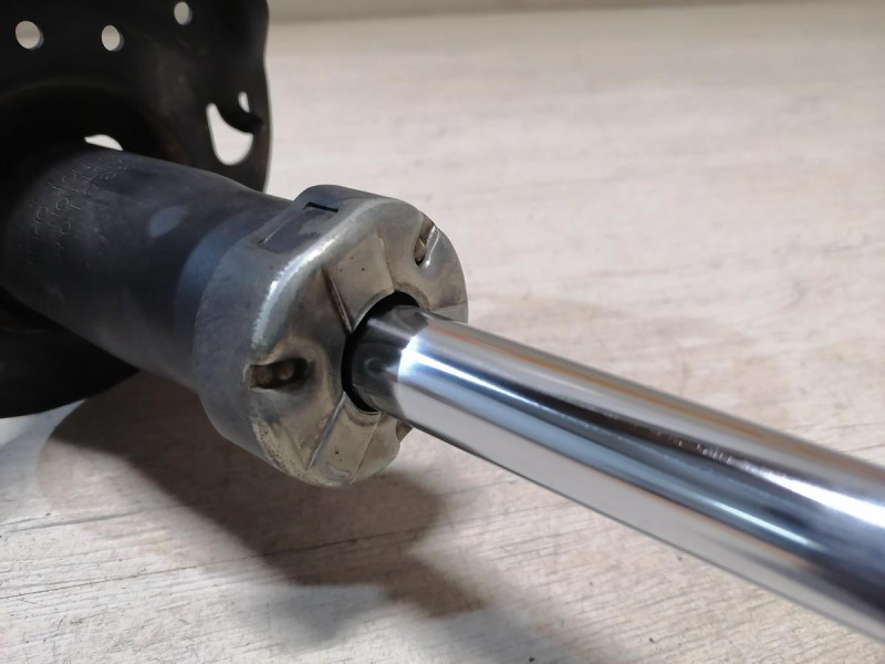 Solaris №4 амортизатор передний правый не ориг