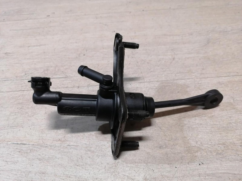 Solaris №4 цилиндр сцепления главный