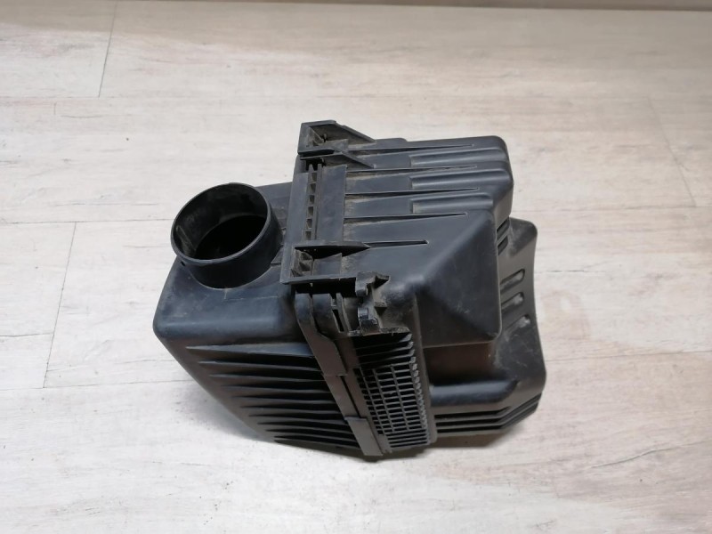 Solaris №4 корпус воздушного фильтра деф