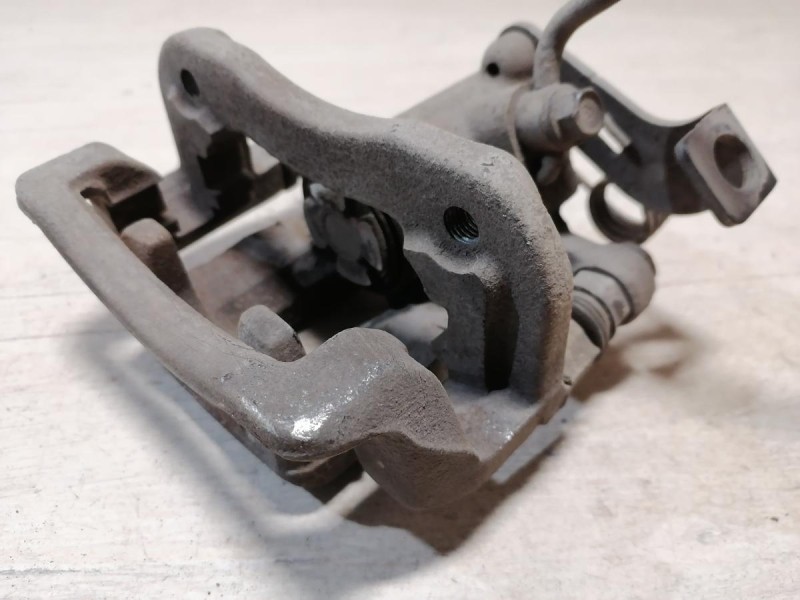 Solaris №4 суппорт задний левый